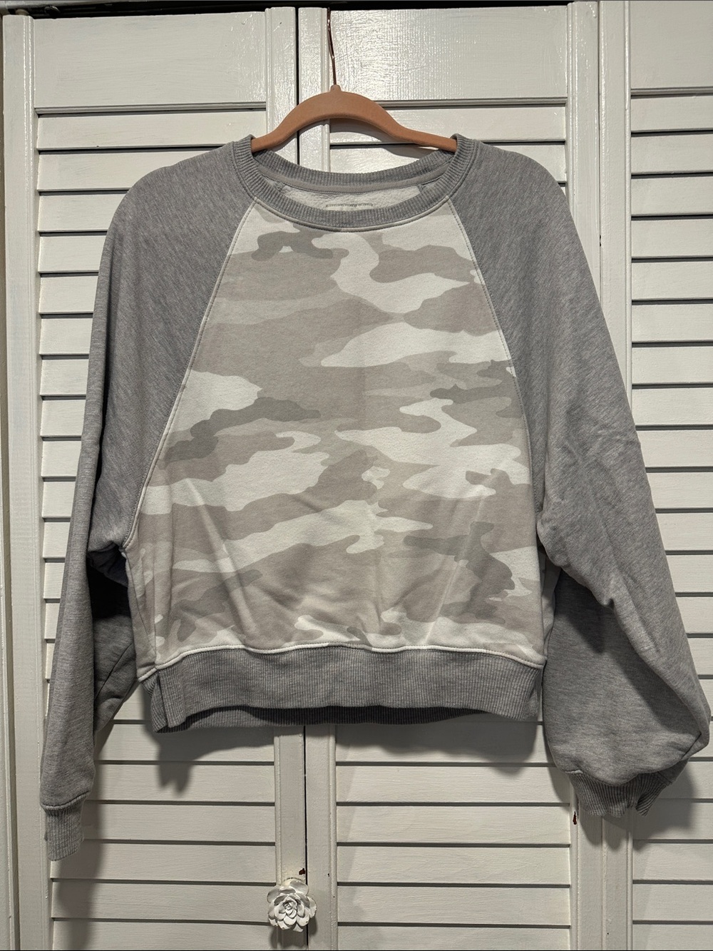 American Eagle Light Gray Camouflage Sweatshirt